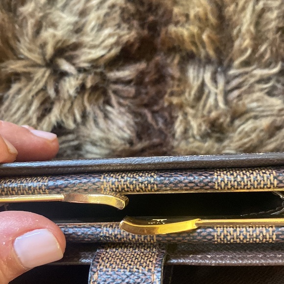 Louis Vuitton Damier wallet - Picture 8 of 13